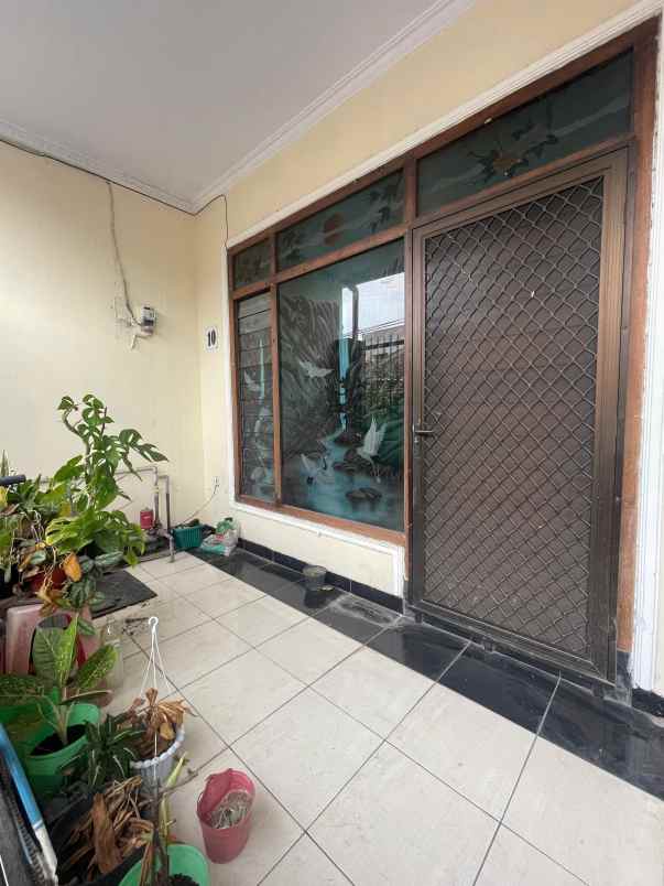 dijual rumah simo magerejo kec sawahan