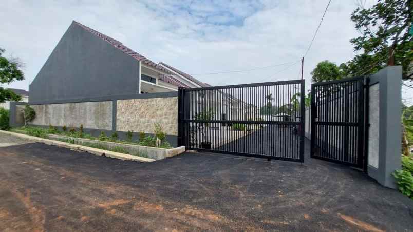 dijual rumah sip 581