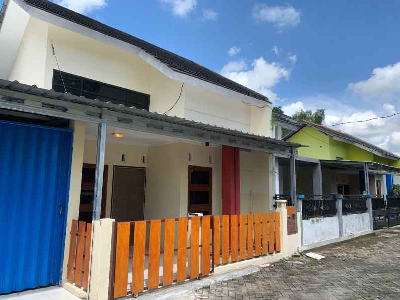 dijual rumah siyono tengah logandeng