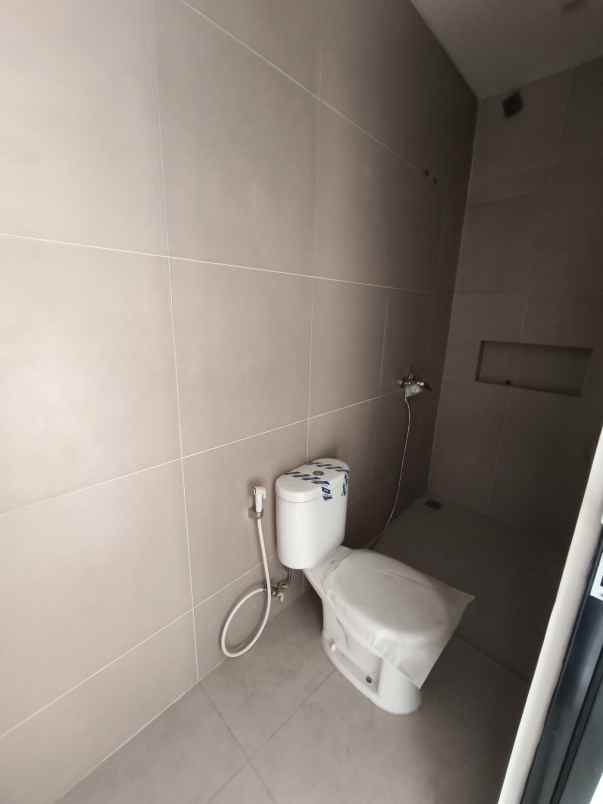 dijual rumah ssktor 9 bintaro jaya