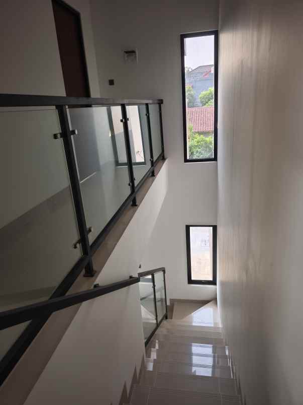 dijual rumah ssktor 9 bintaro jaya