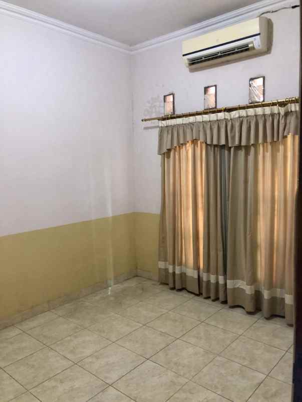 dijual rumah stasiun tugu