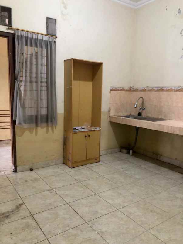 dijual rumah stasiun tugu