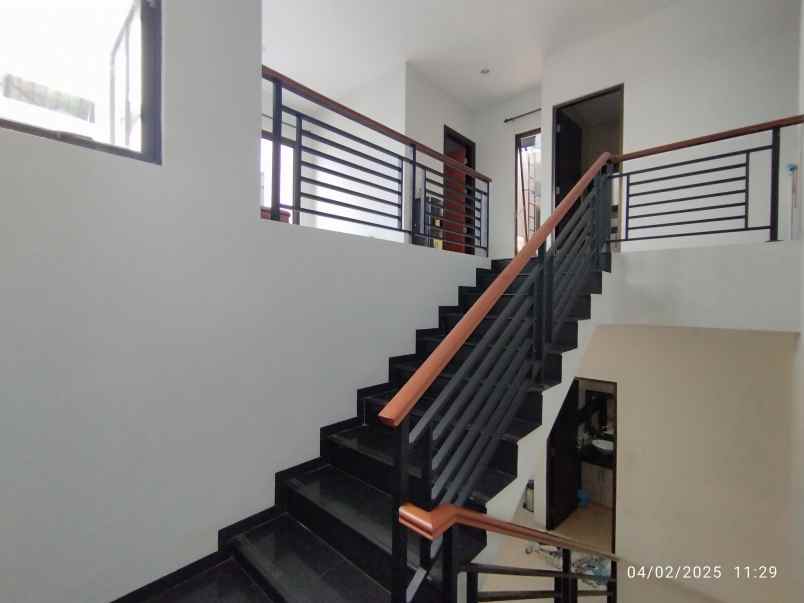 dijual rumah sukajadi