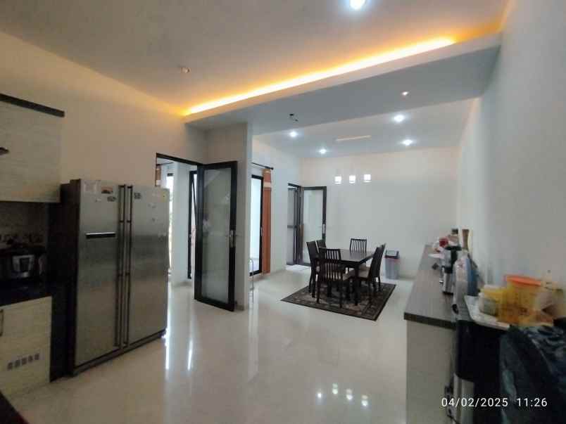 dijual rumah sukajadi