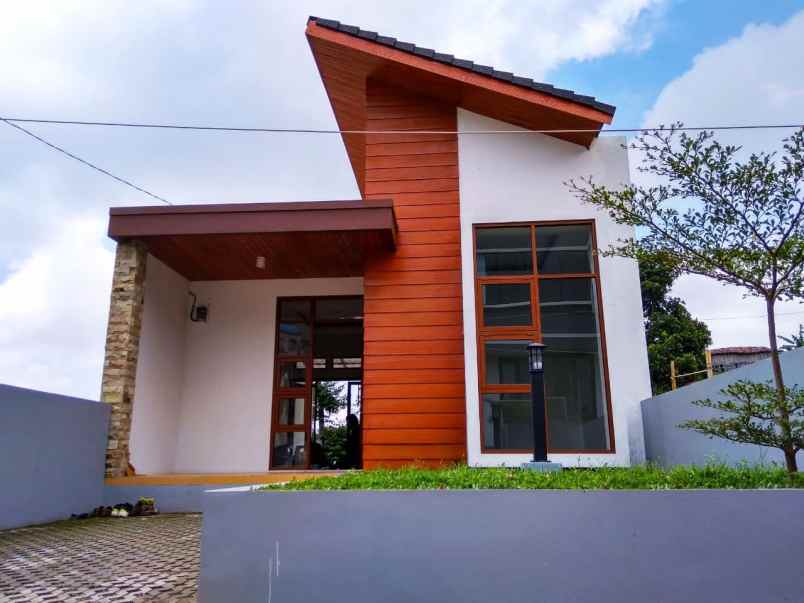 dijual rumah sukajaya lembang bandung barat