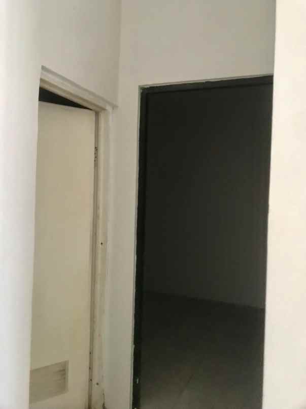 dijual rumah taman anyelir 3 jalan raya