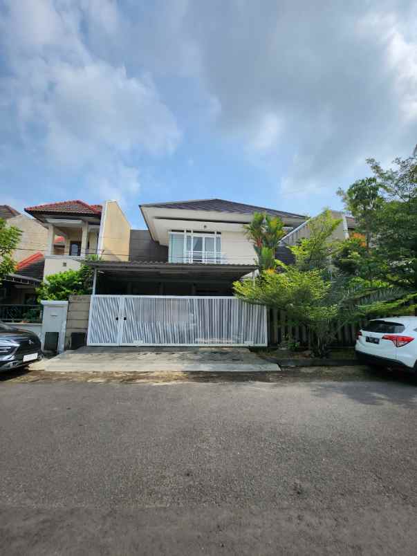 dijual rumah taman pondok inxah