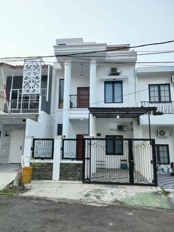 dijual rumah taman tampak siring sentul