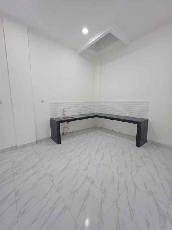 dijual rumah tanjung duren utara grogol