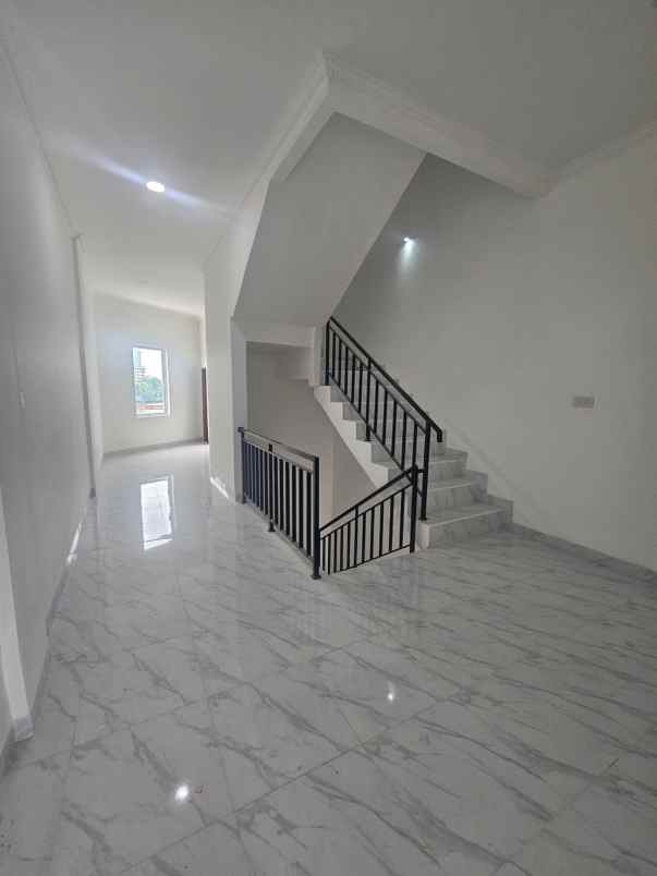 dijual rumah tanjung duren utara grogol