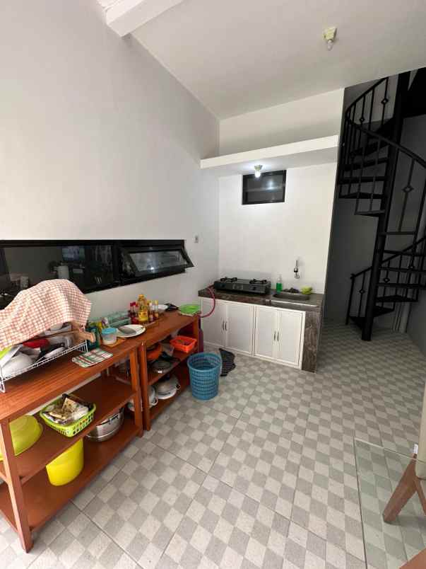 dijual rumah tasikmadu