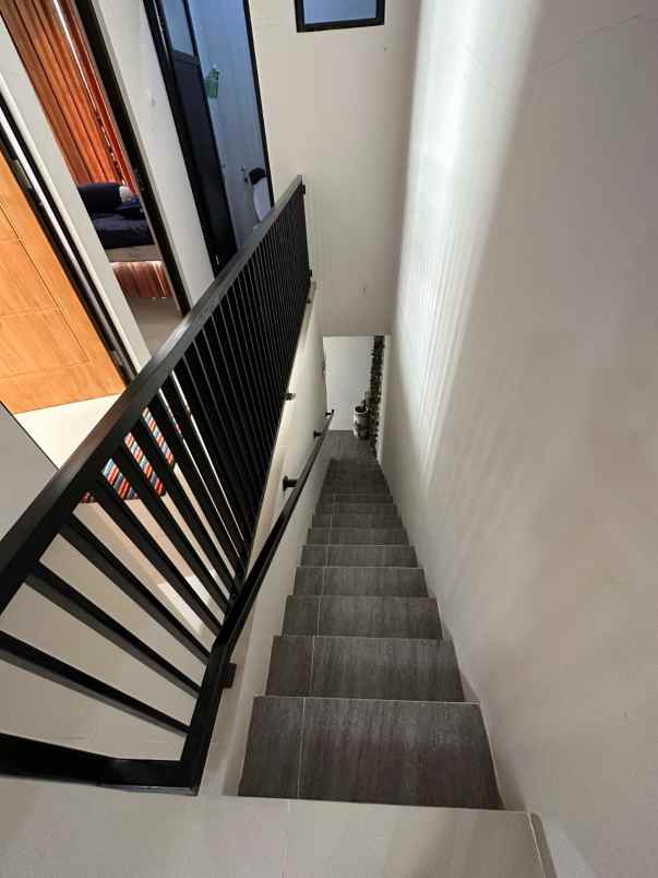 dijual rumah tasikmadu