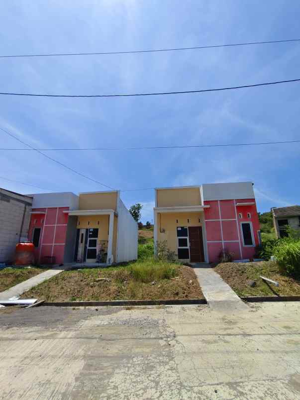 dijual rumah tembalang