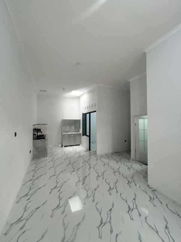 dijual rumah tembalang
