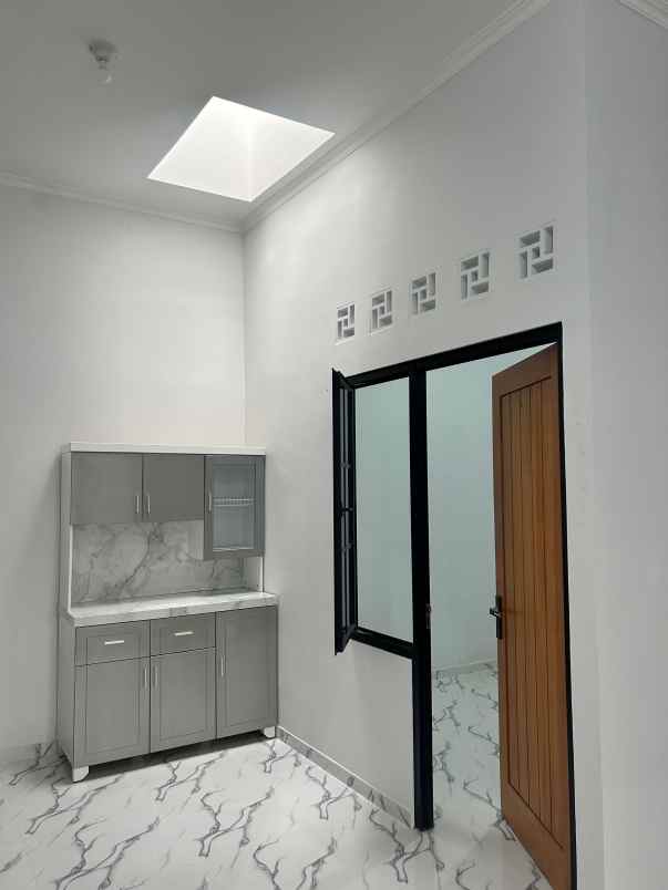 dijual rumah tembalang