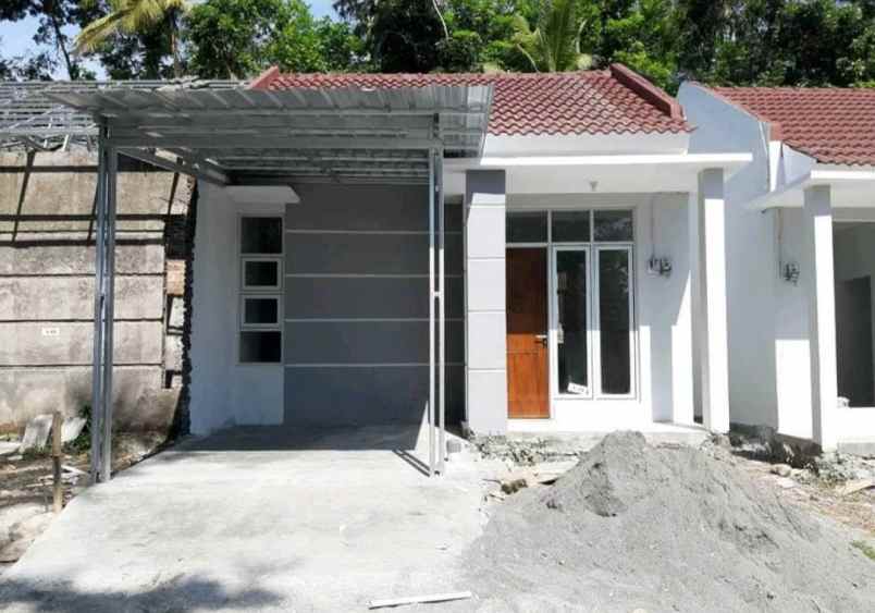 dijual rumah triwidadi