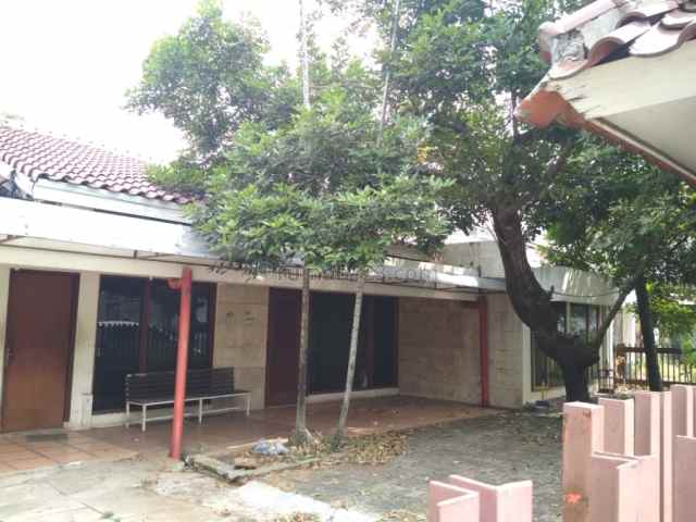 dijual rumah tua di jl s parman jakarta barat