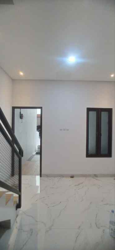 dijual rumah utan kayu utara matraman
