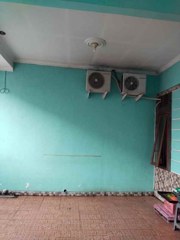 dijual rumah villa tomang baru blok e3