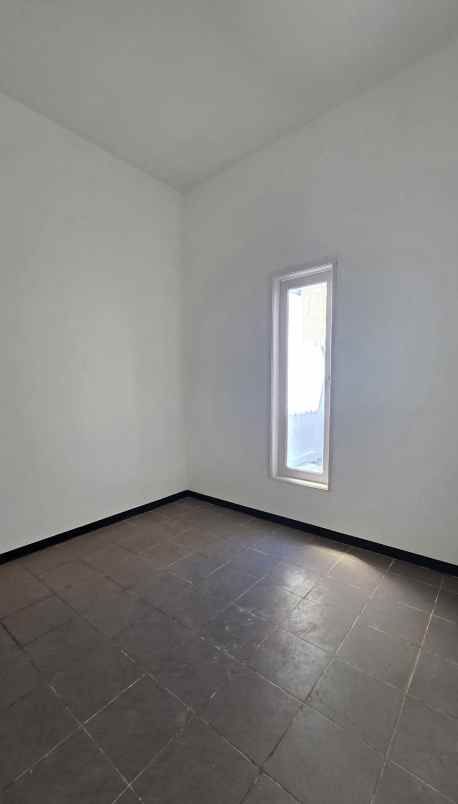 dijual rumah wiguna