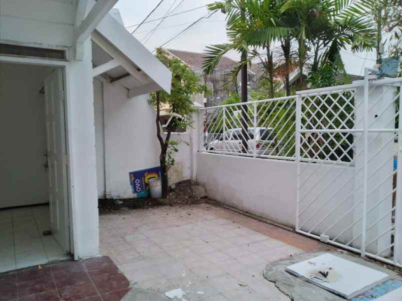 dijual rumah wisma permai