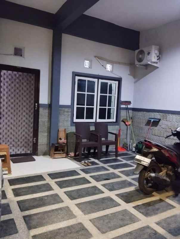 dijual rumah wiyung