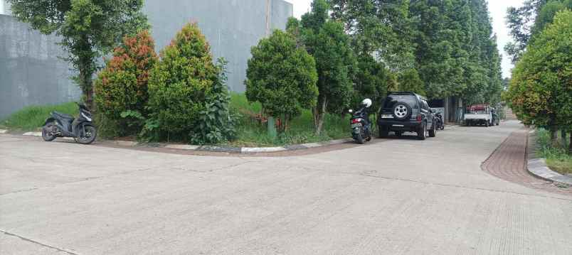 dijual tanah komplek setra duta