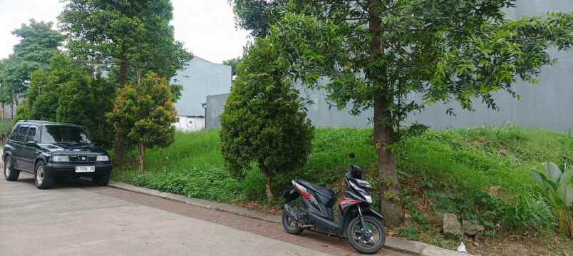 dijual tanah komplek setra duta