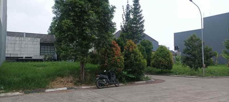 dijual tanah komplek setra duta