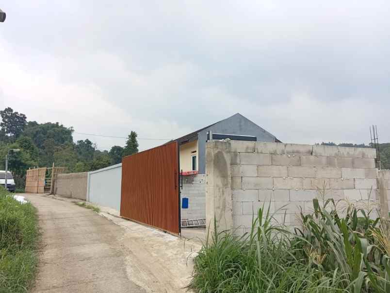 dijual villa cipageran