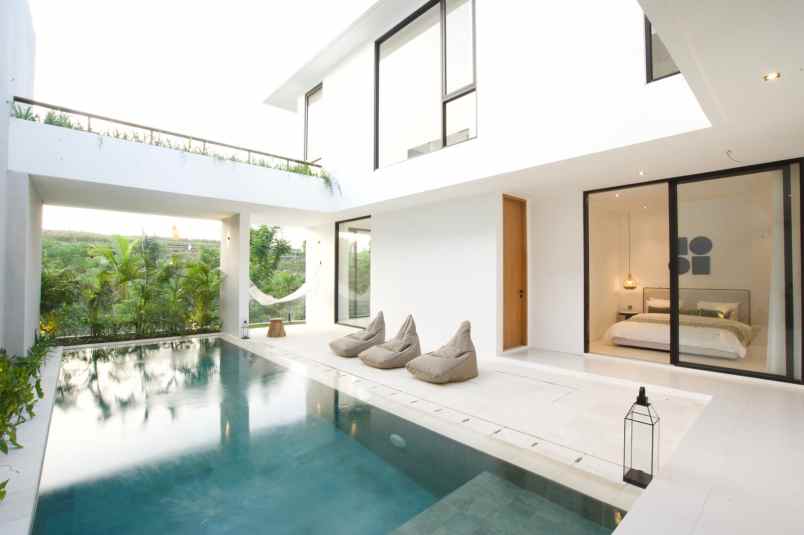 dijual villa jalan pererenan canggu bali