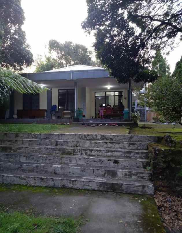 dijual villa kaliurang hargobinangun