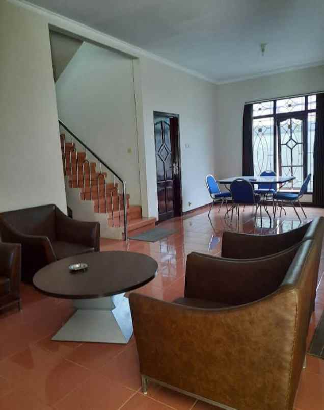 dijual villa kaliurang hargobinangun