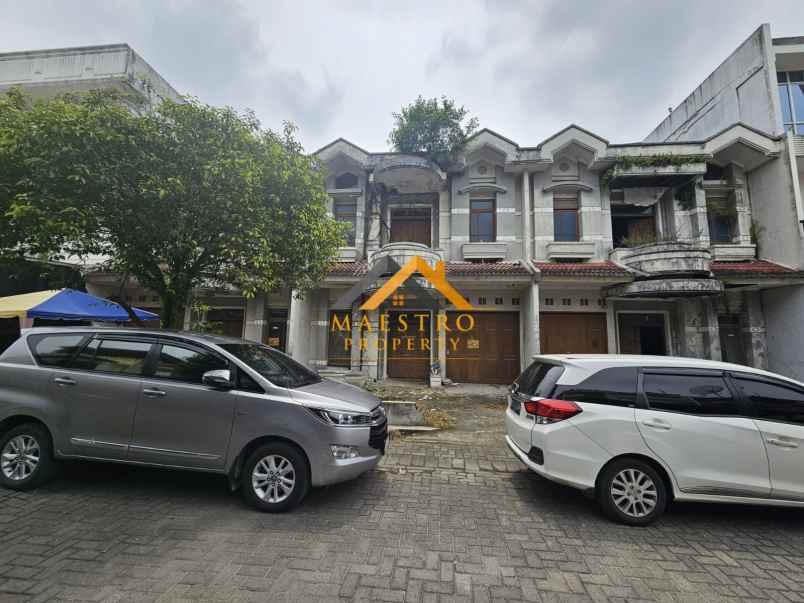 dijual villa komplek mutiara residence