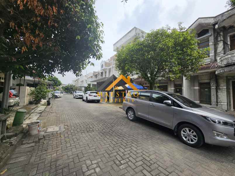 dijual villa komplek mutiara residence