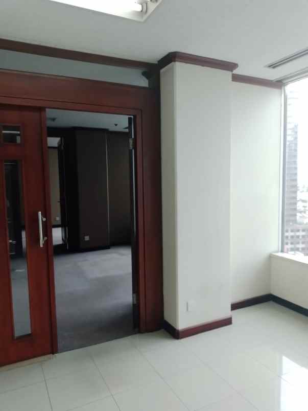 disewakan ruko gudang kantor jl jend sudirman jakarta