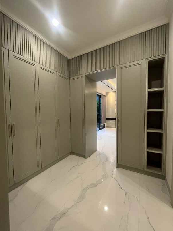 disewakan rumah cluster emerald mansion lippo cikarang