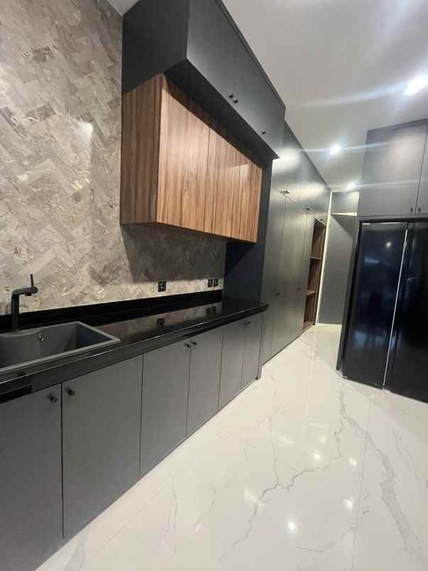 disewakan rumah cluster emerald mansion lippo cikarang