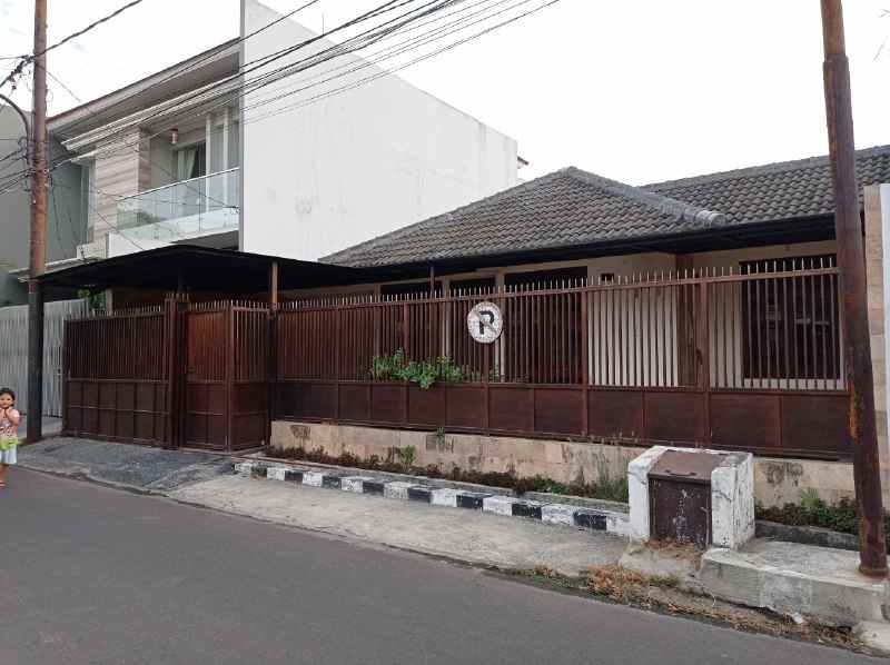 disewakan rumah darmo baru barat