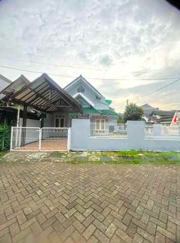 disewakan rumah jl maluku no c4 rw 1 pd
