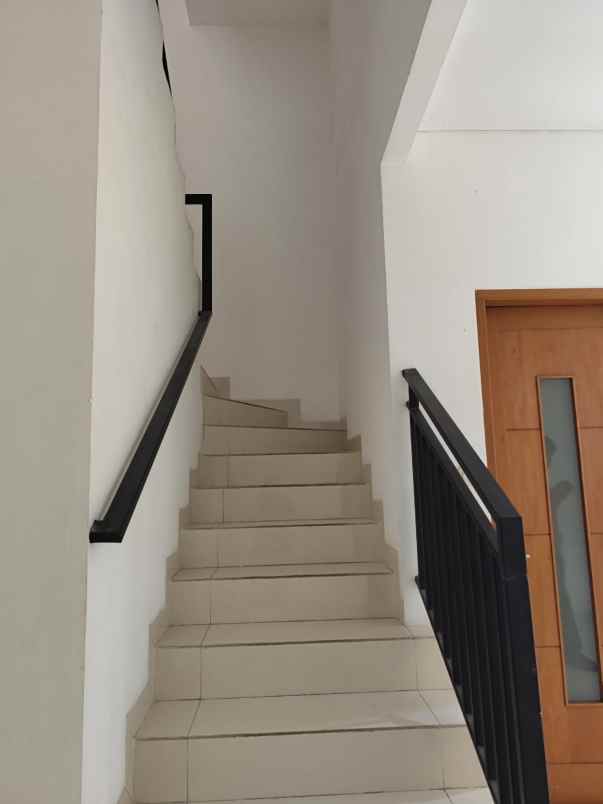 disewakan rumah kelapa gading