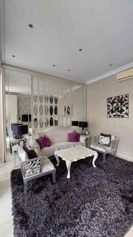 disewakan rumah pakuwon city