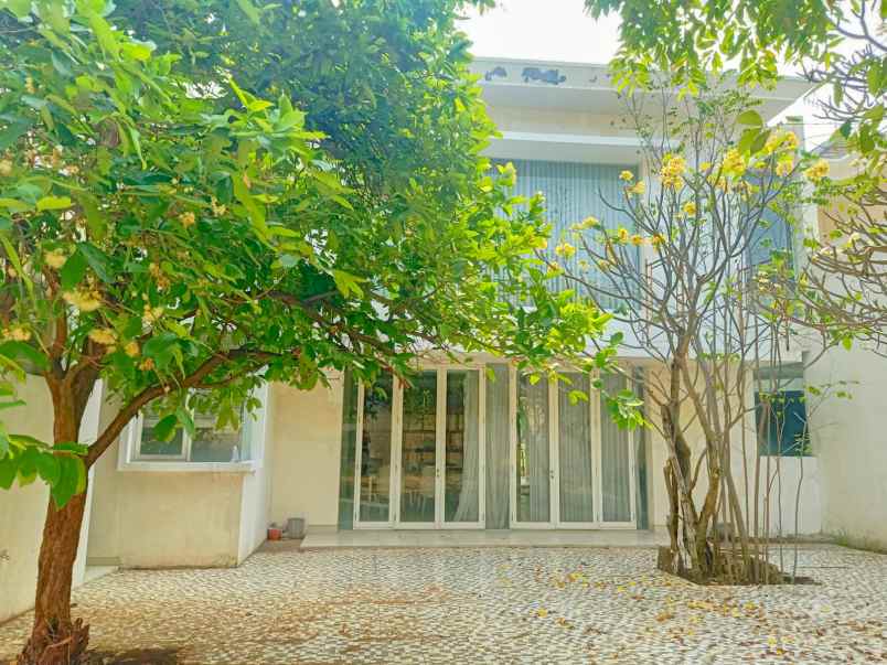 disewakan rumah palm beach pakuwon city