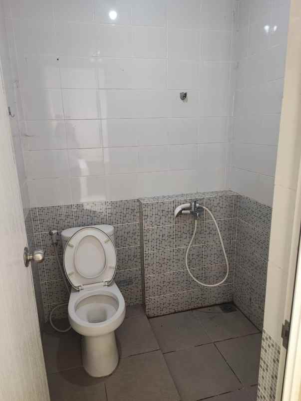 disewakan rumah suvarna sutera pasar kemis