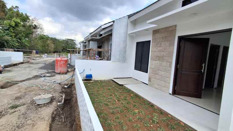 dp 0 rumah cantik desain modern siap huni di sedayu