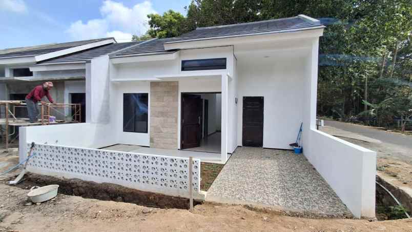 dp 0 rumah cantik desain modern siap huni di sedayu