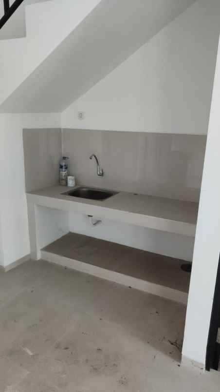 eastern park pakuwon city surabaya timur min 2 tahun