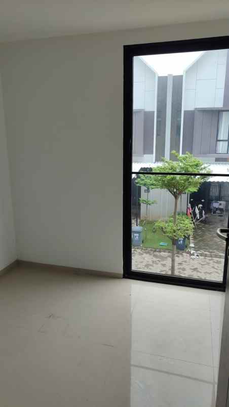 eastern park pakuwon city surabaya timur min 2 tahun