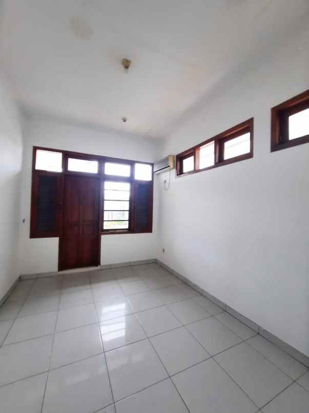 for sale house cipete